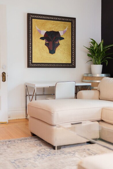 Building Photo - 1115 W 31st St