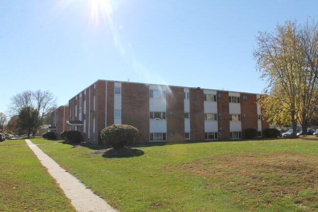 Three Story Buildings - 530 Elm St