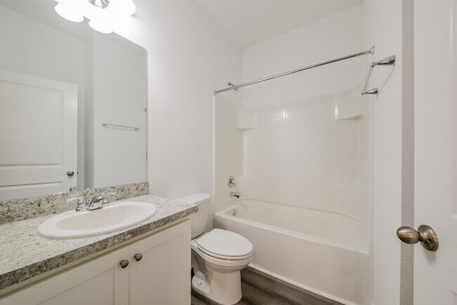 Building Photo - 996 Ocean Spray Dr