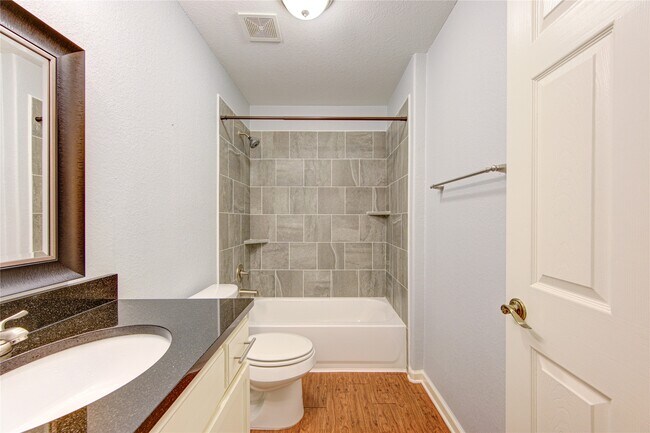 Building Photo - 503 W Linney St