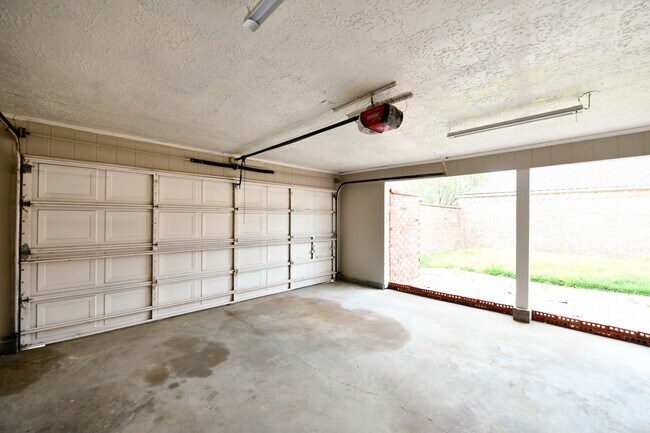 Building Photo - 13114 Careywood Dr