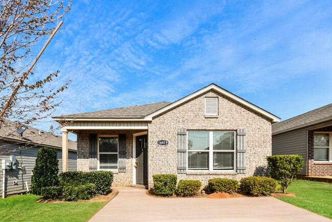 Building Photo - 16419 Waterbury Ln