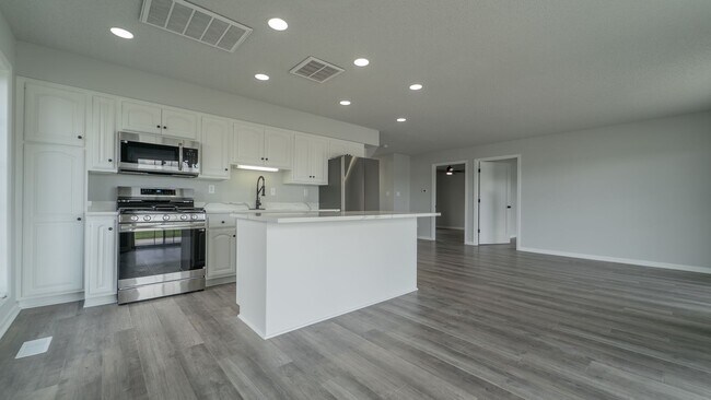 Building Photo - 13336 Fulton St