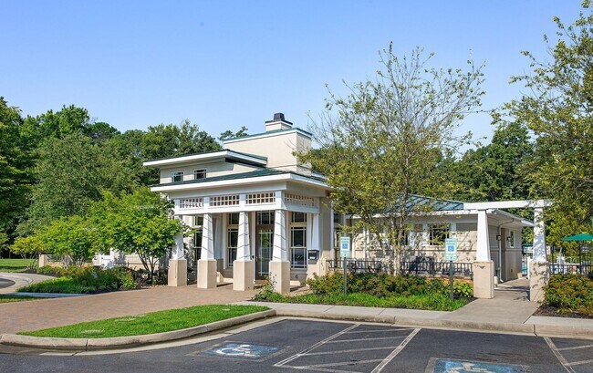 Building Photo - Brand New 4BR Luxury Home in Collington East