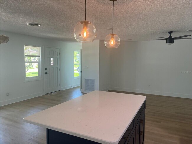 Building Photo - 2017 Rebecca Dr