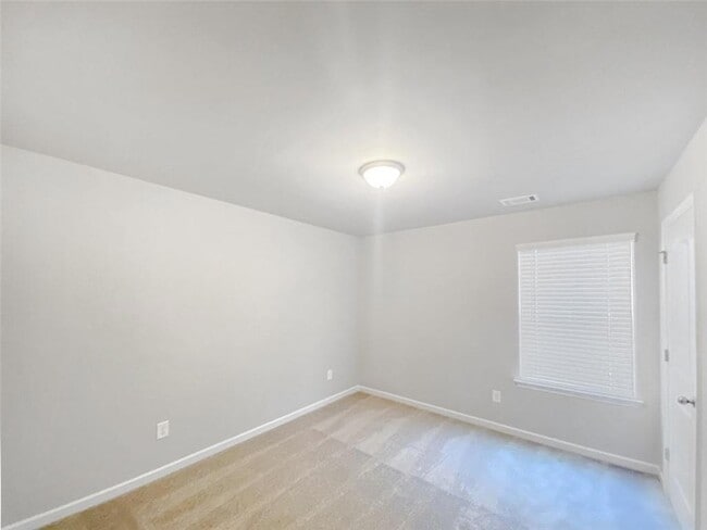 Building Photo - 1466 Fern Ridge Ln