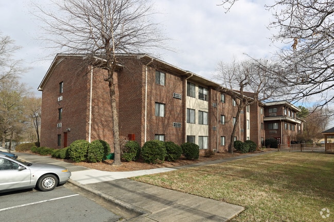 Building Photo - The Wesbury and Wesbury Plaza
