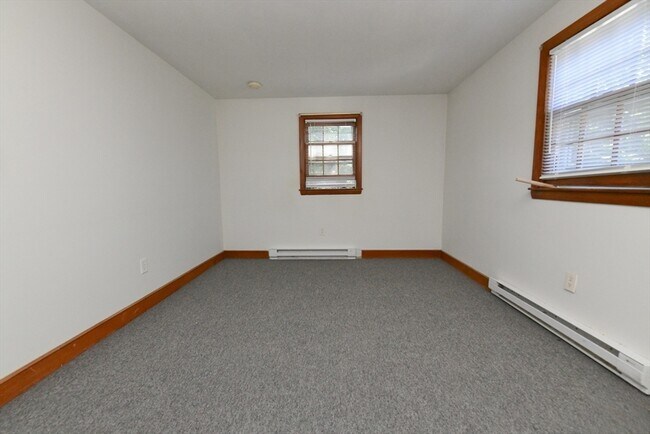 Building Photo - 65 Pleasant St