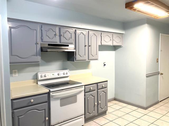 Building Photo - 2404 Sutton Dr