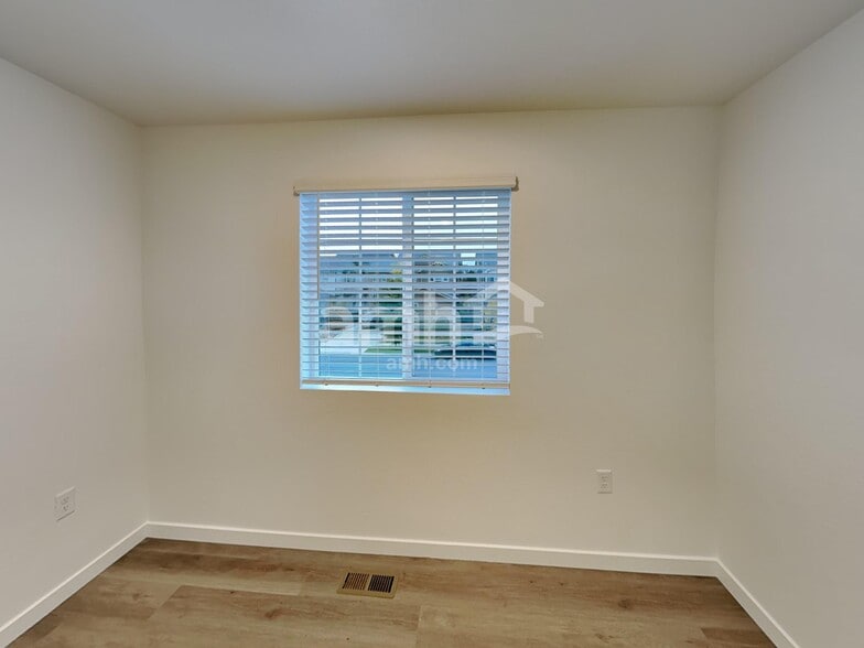 Building Photo - 6620 S Newbern St