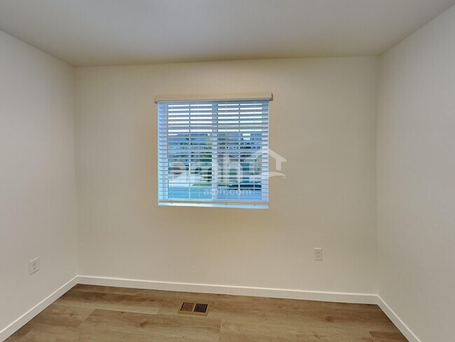 Building Photo - 6620 S Newbern St