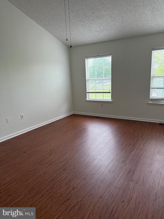Building Photo - 43 Honey Locust Ln