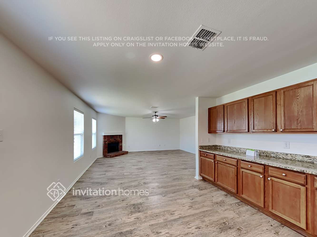 Building Photo - 802 Lazy Bayou Dr