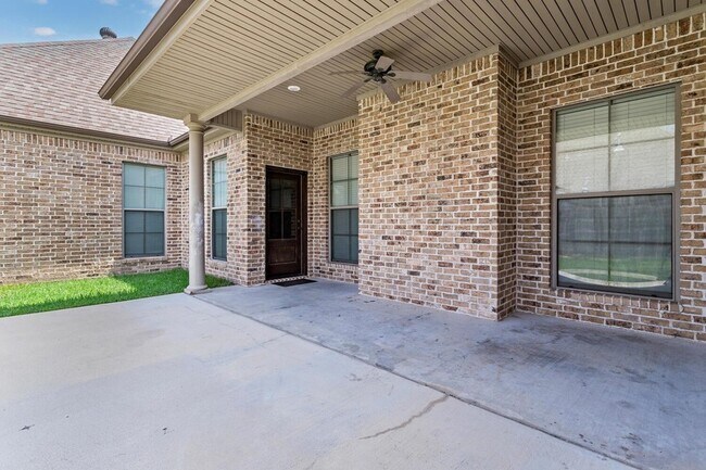 Building Photo - 3525 Windrose Dr