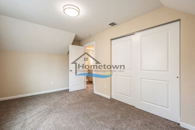 Building Photo - Craftsman-Style Home in Coeur d'Alene with...