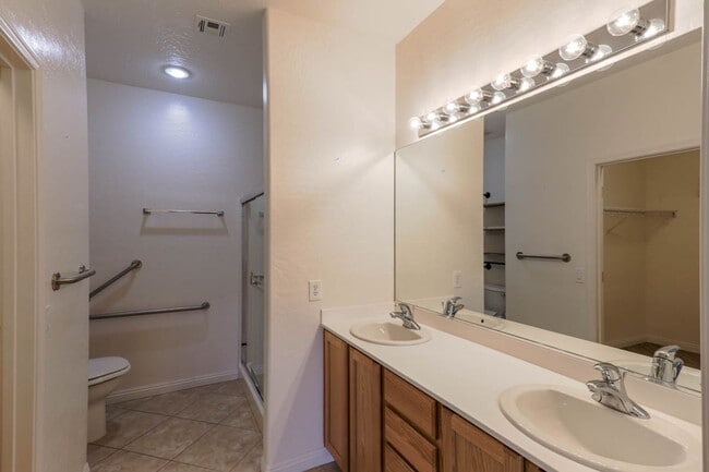 Building Photo - 55+, Age Restricted, 2 Bed, 2 Bath, Single...