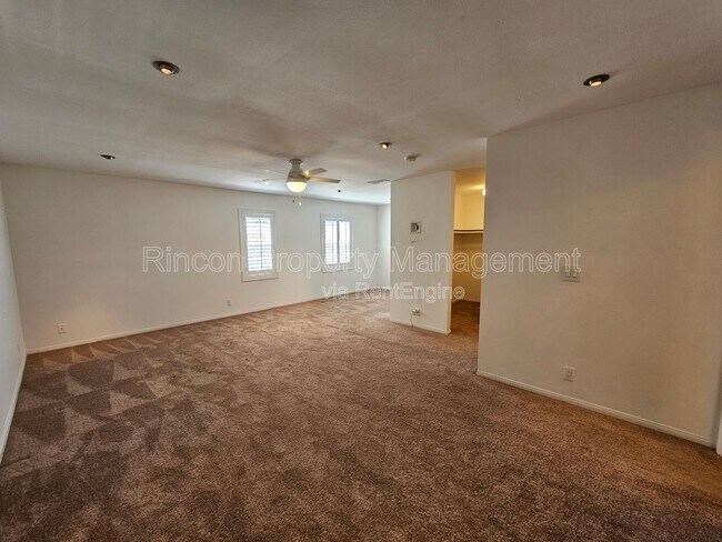 Building Photo - 2632 Captains Ave