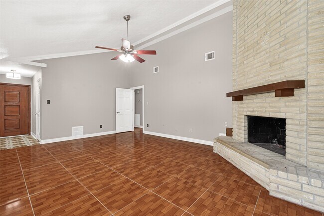 Building Photo - 7403 Shady Vale Ln