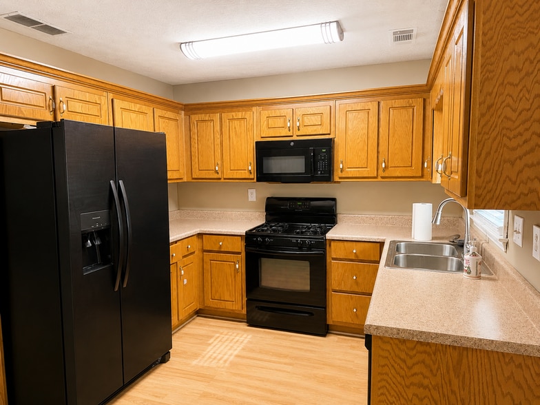 Building Photo - 1710 Underwood Dr SE