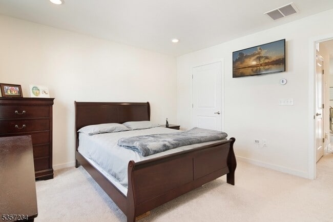 Building Photo - 403 Saratoga Ct