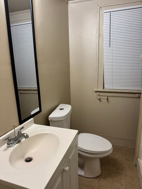 Building Photo - 5036 Dailey Ave