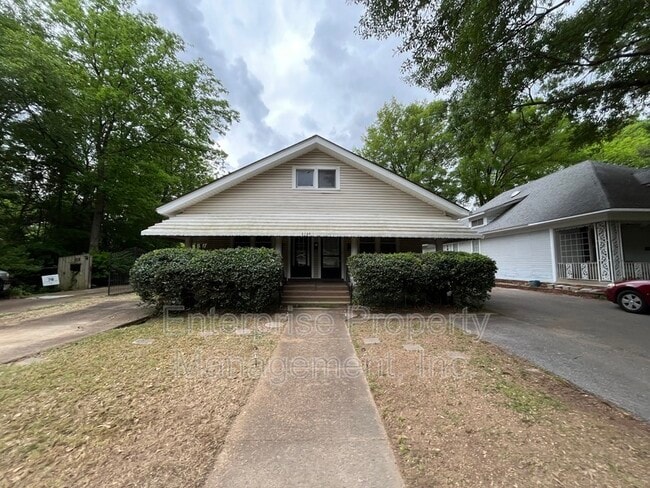 Primary Photo - 2187 Court Ave