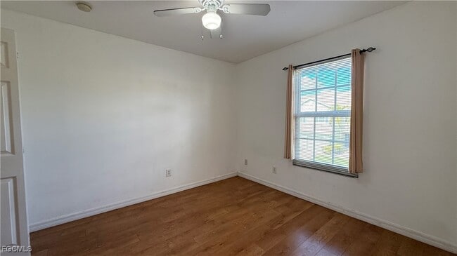 Building Photo - 3620 Pine Oak Cir