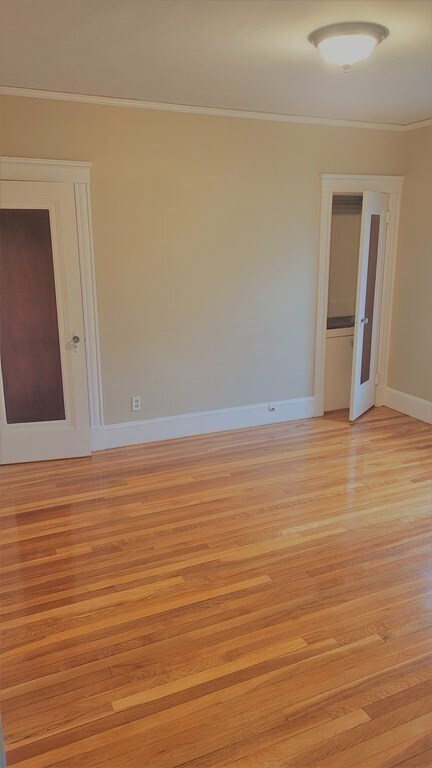 Building Photo - 72 Bellevue Ave