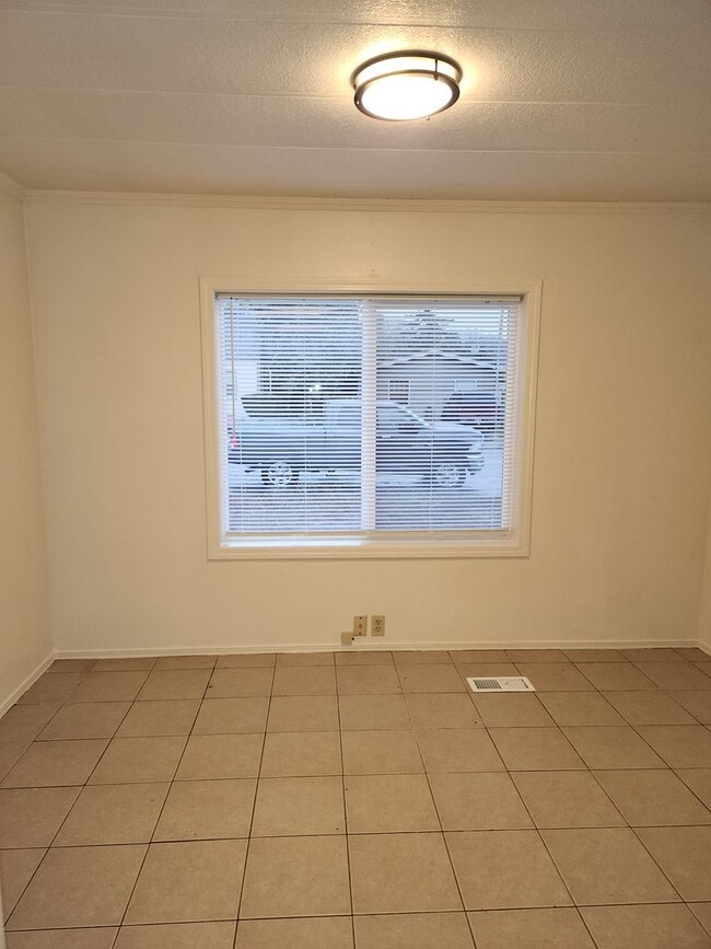 Building Photo - 1125 2nd Ave
