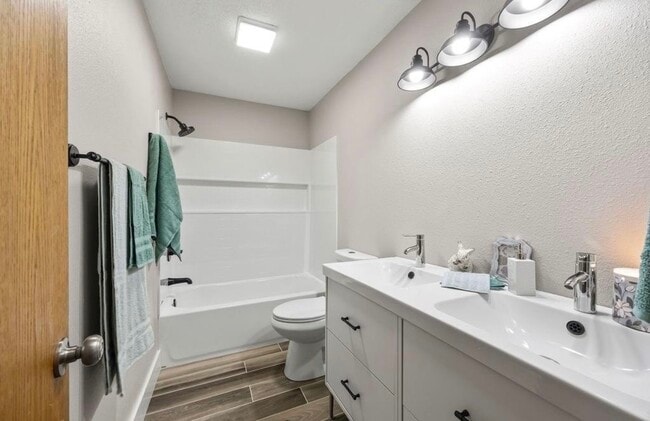 Building Photo - 1815 N Woolsey Ave