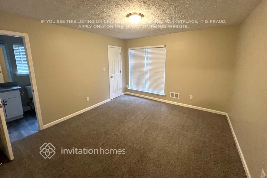 Building Photo - 352 McKenzie Dr