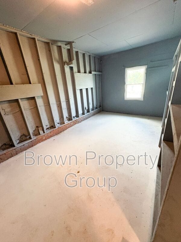 Building Photo - 707 Odell Rd