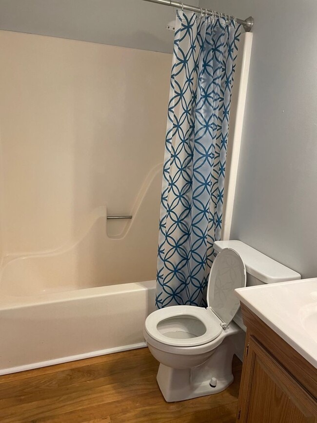 Building Photo - Country Living 3/2 in Wetumpka