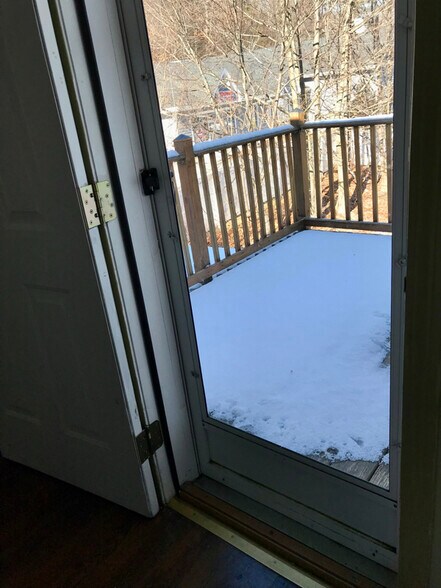 Building Photo - 575 White Mountain Hwy