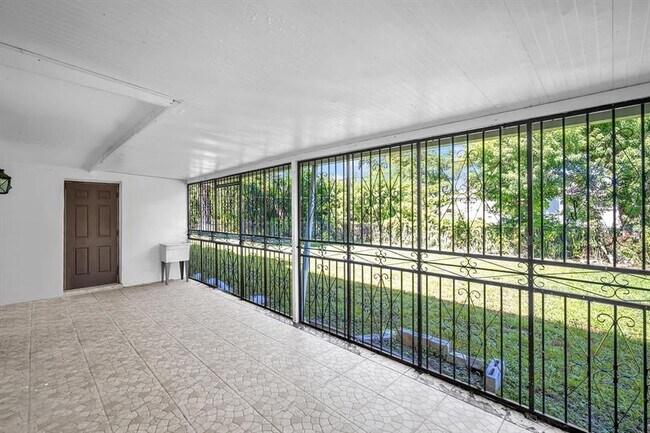 Building Photo - 17115 NW 12th Ct