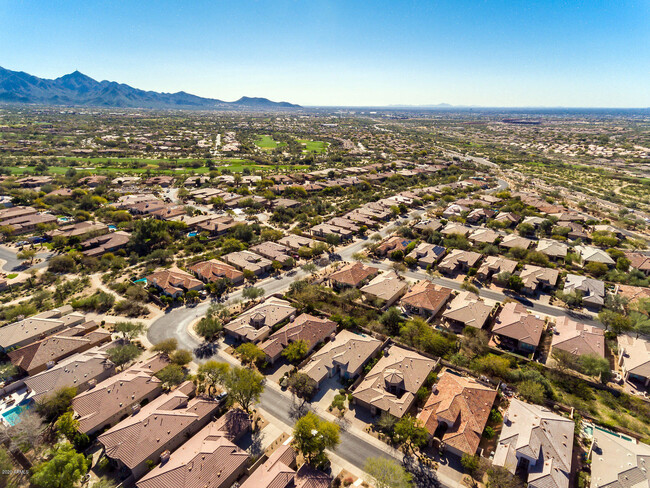 Building Photo - 7711 E Overlook Dr