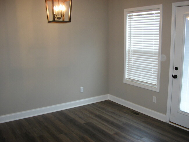 Building Photo - 782 River Birch