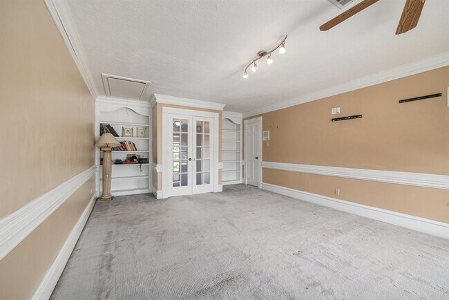 Building Photo - 7415 Naremore Dr