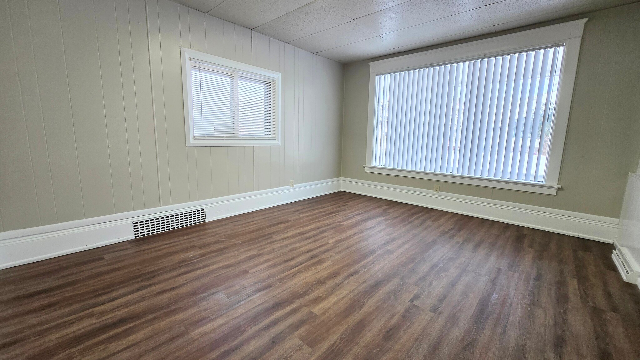 Building Photo - 3935 N 13th St