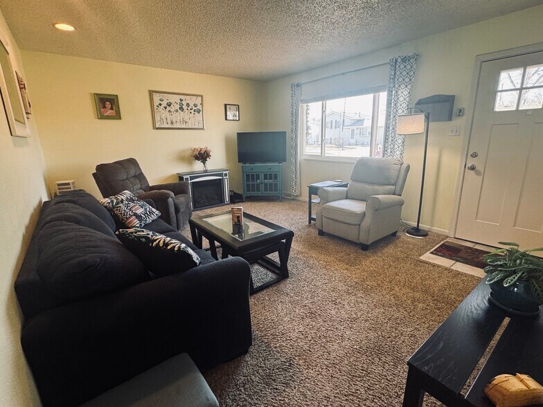 Building Photo - 100 Lawley Dr