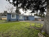 Building Photo - Updated Single-Level 3BD/2BA Home with Stainless Appliances, Expansive Yard & Flexible Layout