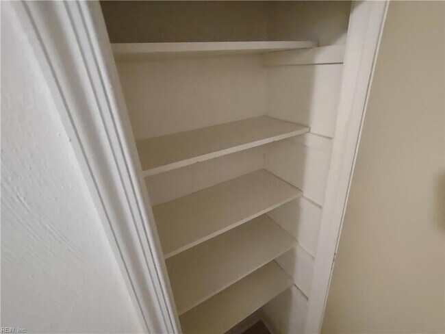 Building Photo - 6080 Camellia Dr
