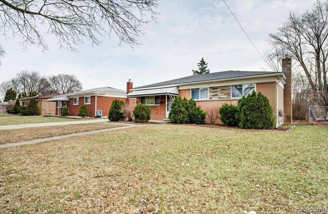 Building Photo - 32536 Warner Dr