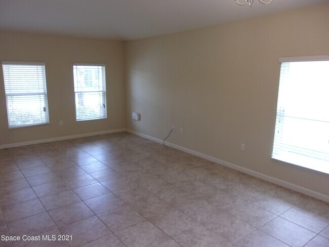 Building Photo - 3935 Harvest Cir