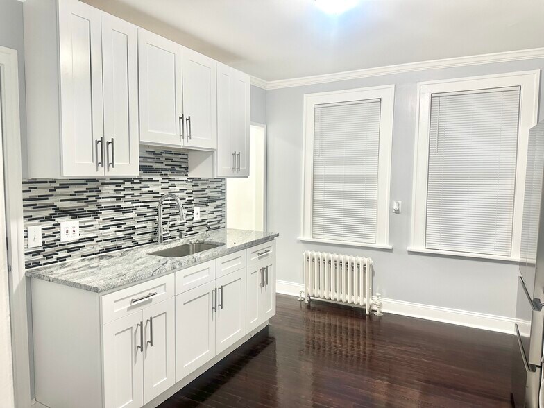 Building Photo - 67 Tremont Ave