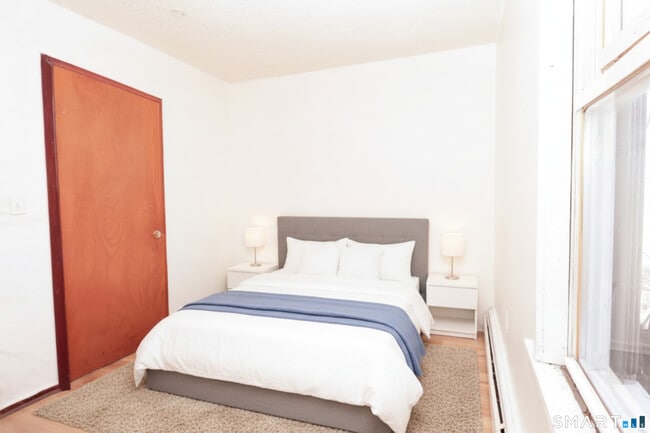 Building Photo - 117 Lamberton St