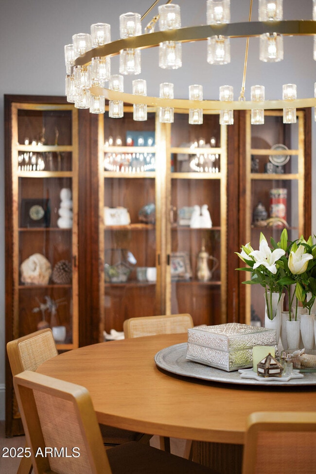 Building Photo - 50 W Palm Ln