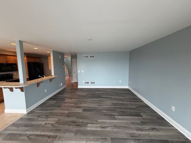 Building Photo - $2,200 townhome for rent Swatara township 3 bed 2.5 baths