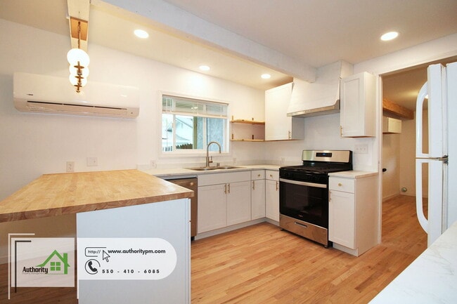 Building Photo - 1571 First Street