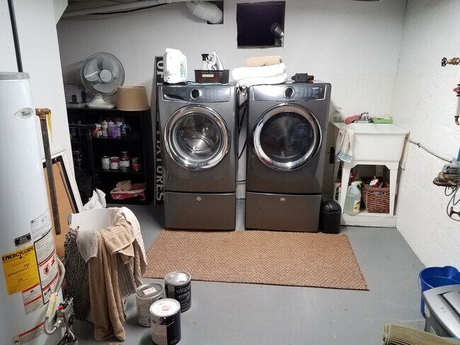 Basement Washer/Dryer - 224 S 14th St